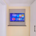 Lucky Hotel *